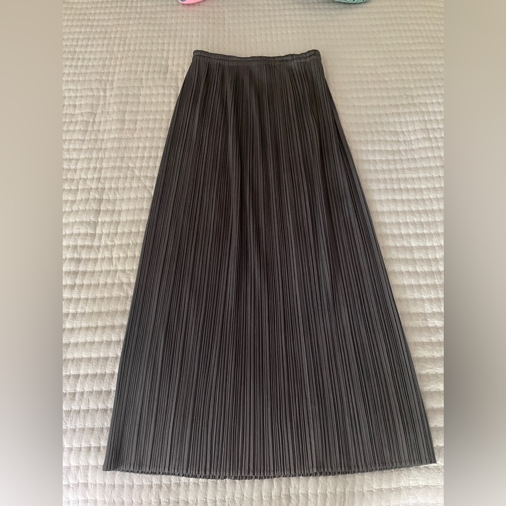 ISSEY MIYAKE – PLEATS PLEASE Midi Skirt (Size 1)